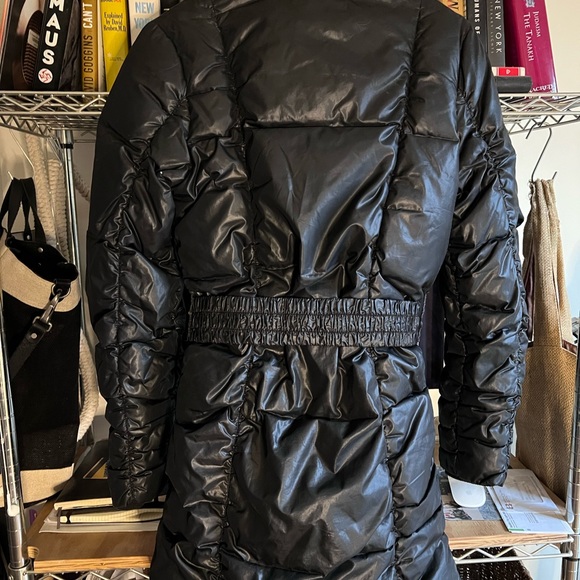 Ugg Australia woman’s down puffer jacket. Size Small - Picture 2 of 6